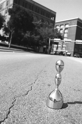 Cassina, 003-099-21
Lampada Virgo di Ilaria Gibertini per Nemo, 1994
Dallas (USA)