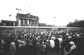 La caduta del Muro di Berlino, 002-093-32
1989
Muro di Berlino, Berlino (Germania)