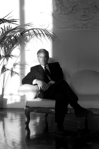 Stilisti, 077-872-13
Nicola Trussardi, 1984
Casa Trussardi, Bergamo (Italia)