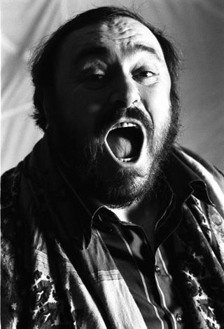 Musica, 073-677-26
Luciano Pavarotti, 1985
Modena (Italia)