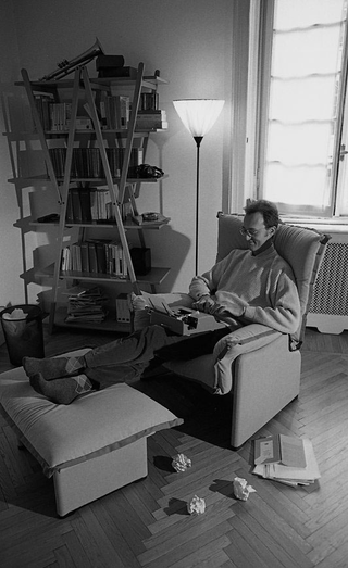 Cassina, 024-188-32
Poltrona e libreria Nuvola rossa di Vico Magistretti per Cassina, 1998