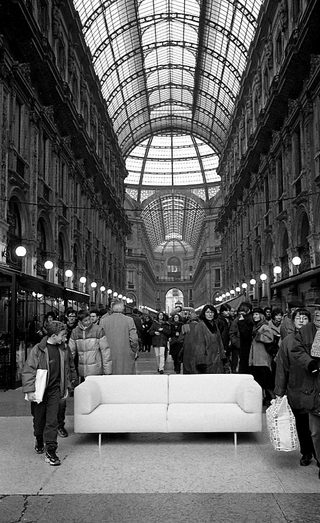 Cassina, 024-166-24
Divano Cordura di Vico Matelloni per Cassina, 1998
Galleria Vittorio Emanuele II, Milano (Italia)