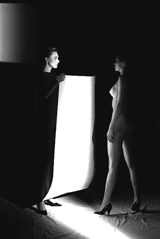 Cartiere di Cordenons, 019-233-10 Campagna pubblicitaria per le Cartiere di Cordenons, 1997 Studio Carlo Orsi, Milano (Italia)