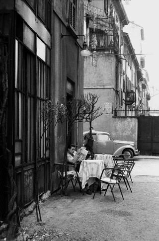 Bar Jamaica, Milano, 004-022-01
L'esterno del Bar Jamaica, ritrovo degli artisti a Milano, 1960
Bar Jamaica, Milano (Italia)