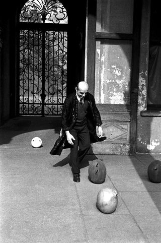 Lucio Fontana, 042-098-07
Lucio Fontana, 1960
Studio Lucio Fontana, Milano (Italia)