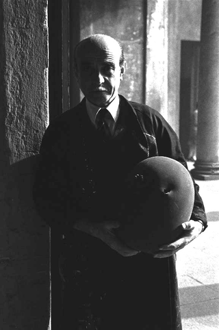 Lucio Fontana, 042-098-11
Lucio Fontana, 1960
Studio Lucio Fontana, Milano (Italia)