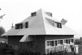 Architetture di Giandomenico Belotti, 021-009-17
Casa unifamiliare, 1980
Ponteranica (Italia)